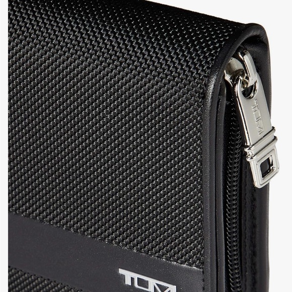 TUMI Black Textured Men's Wallet - Picture 4 of 8